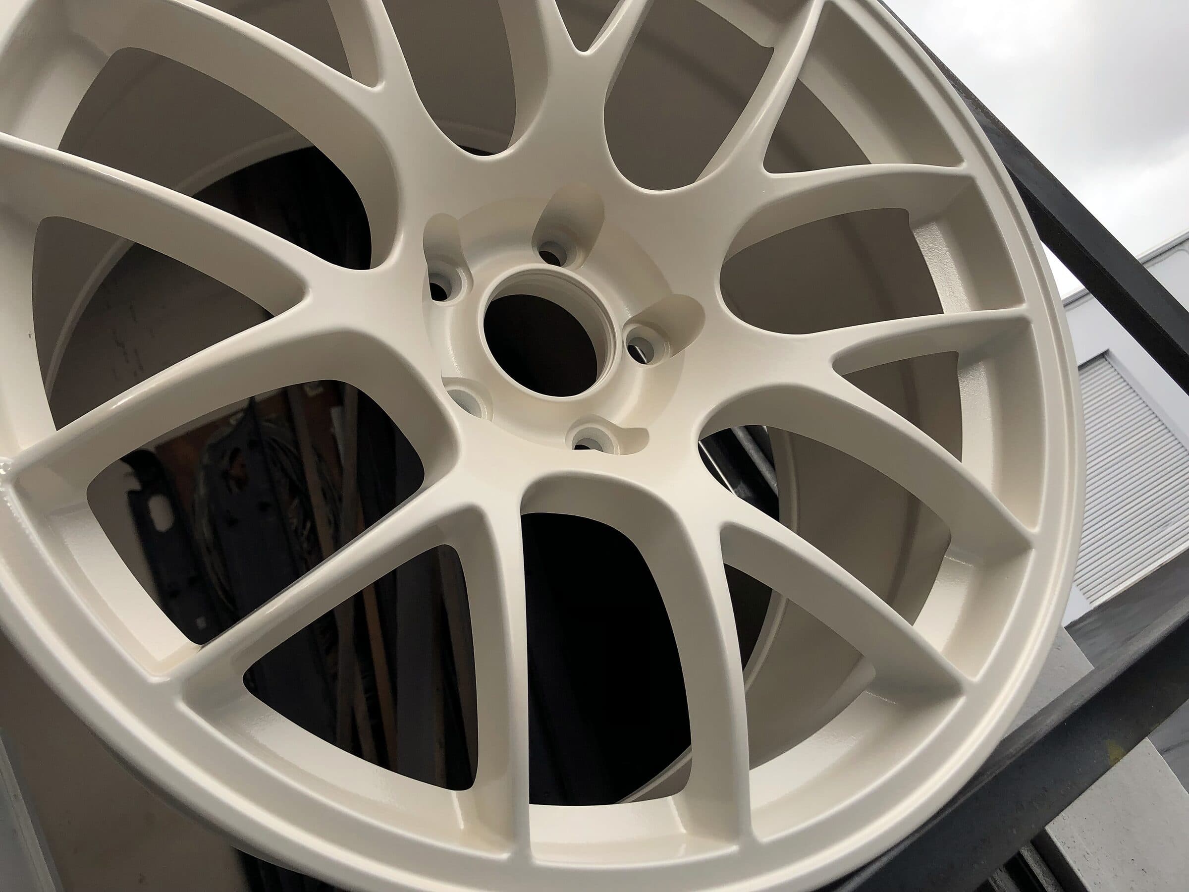 Wheel powder coated in white